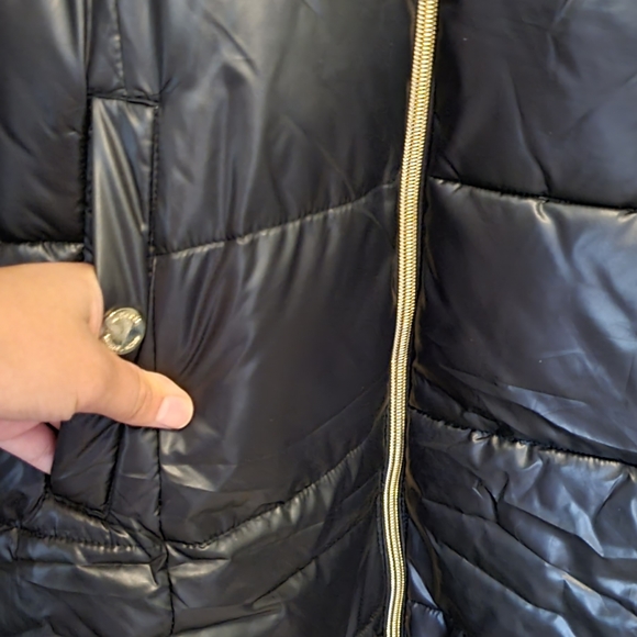 Women's Petite black puffer trench jacket - Picture 3 of 7